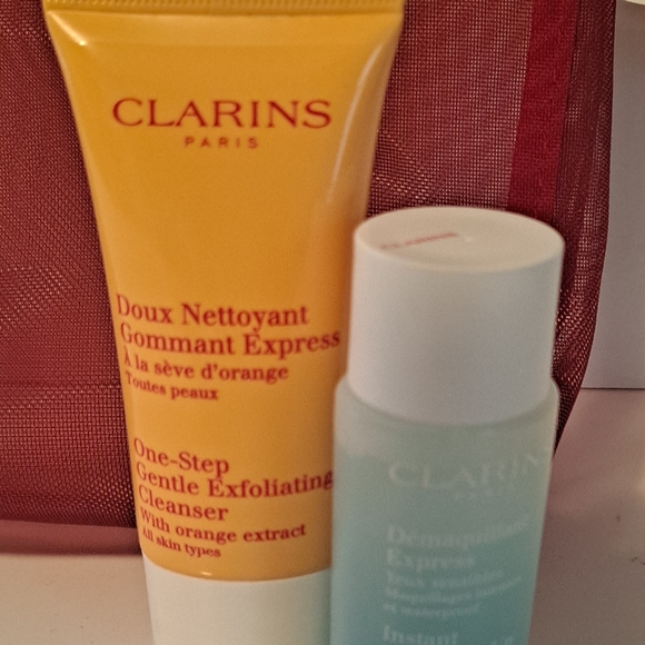 CLARINS travel cleanser & eye makeup remover with mesh zip bag - Picture 4 of 7
